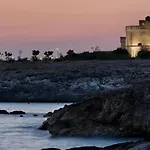 Casa Scilla, By Salum *