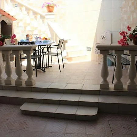 Casa Scilla, By Salum